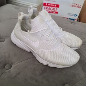 Nike Tennis Shoes